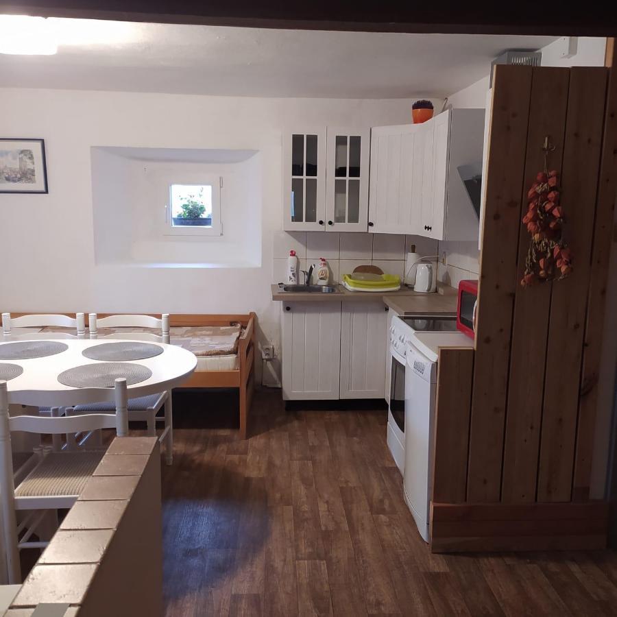 Apartman Dvorecna Loucovice Luaran gambar